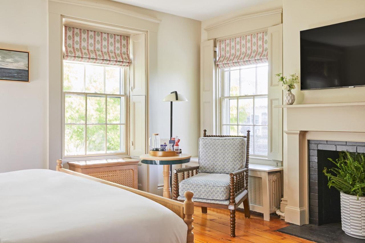 Faraway Nantucket Hotel Bagian luar foto